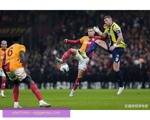 费内巴切中场弗雷德因大腿伤势无缘土超榜首大战 伤病考验球队阵容